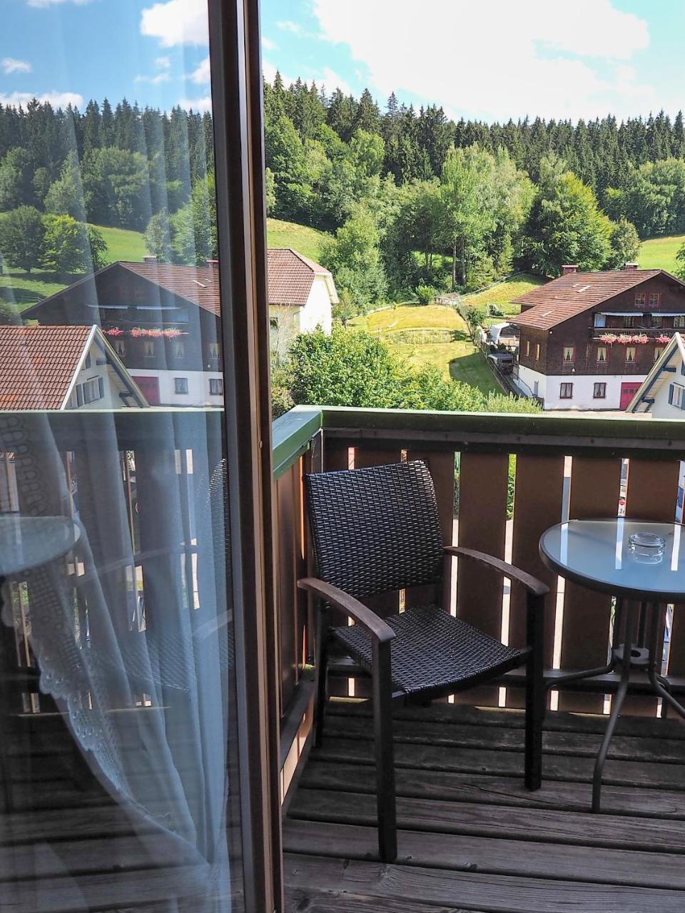 Landgasthof Zum Schwarzen Grat Isny im Allgäu Exterior foto